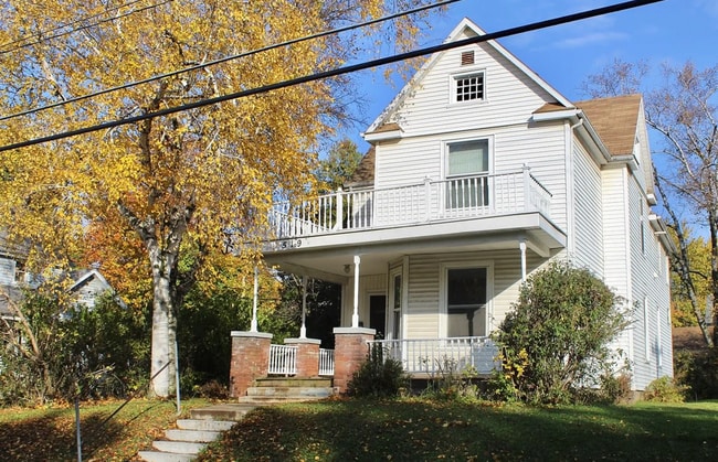 Photo - 519 Lydia St NE Unit Lydia G.R