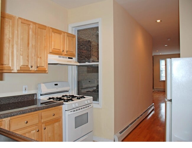 Photo - 273 Webster Ave