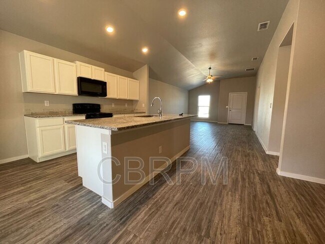 Photo - 2140 N Texas Ave