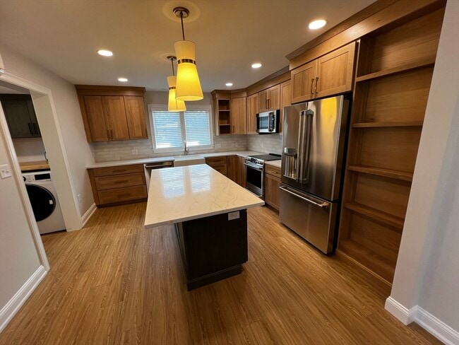 Building Photo - 463 Fulton St Unit Rear Rental