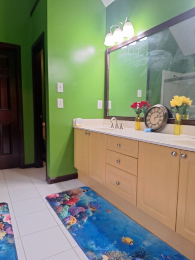 Photo - 100 Sunvalley Dr