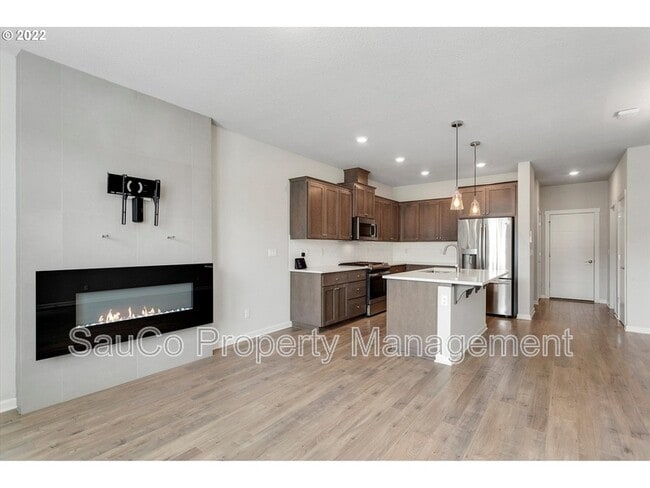 Photo - 8037 SE Engelmann St