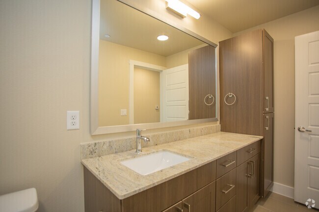 3BR, 2BA - 1275SF - C1
