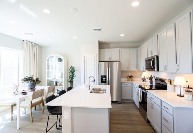 Photo - Tricon Hudson Crossing