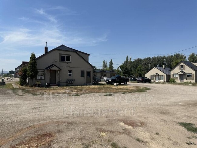 Building Photo - 1263 2nd Ave E