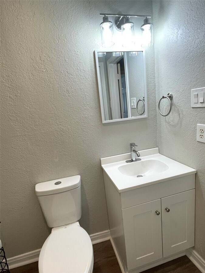 Photo - 2618 Rosalee St