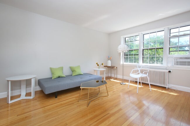 Building Photo - 8 Kilsyth Ter Unit 43