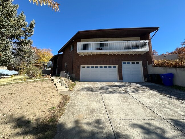 Street view of home - 921 Ashley Cir