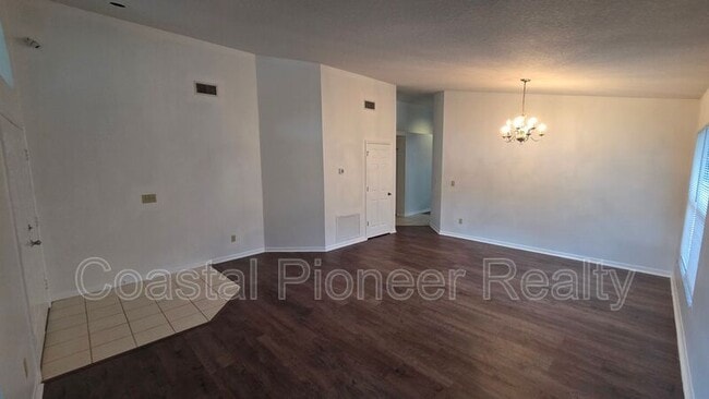 Photo - 1731 Wakefield Dr
