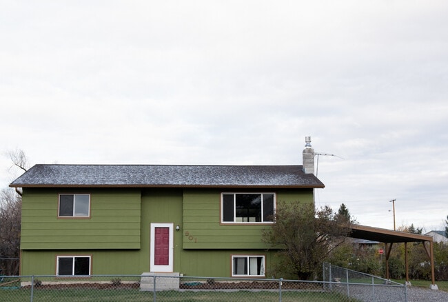 Photo - 901 Montana St