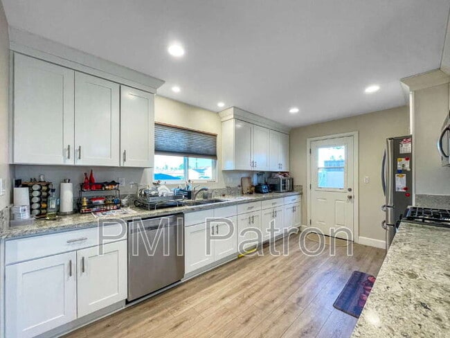 Photo - 6724 Sequoia Dr