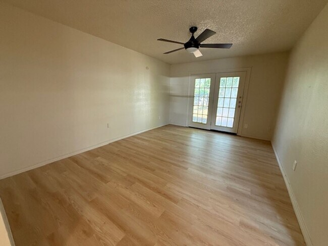 Photo - 1554 Mimosa Dr