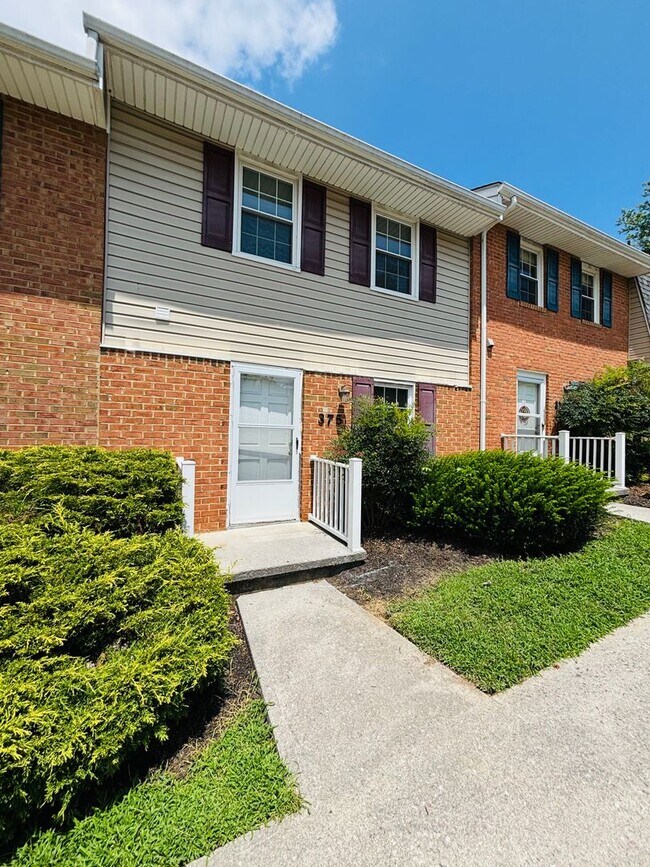 Photo - 2 Bedroom, 1.5 Bath Townhouse