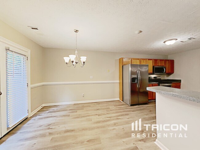 Photo - 335 Orleans Blvd