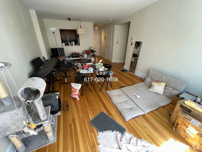 Building Photo - No FEE *** Available SEPT! Sunny 2 bedroom... Rental