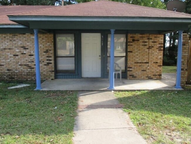 Building Photo - 3017 Courtney Ave