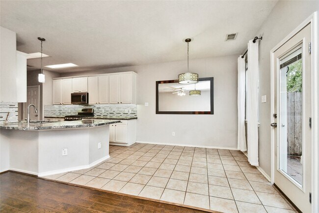 Photo - 62 E Stedhill Loop