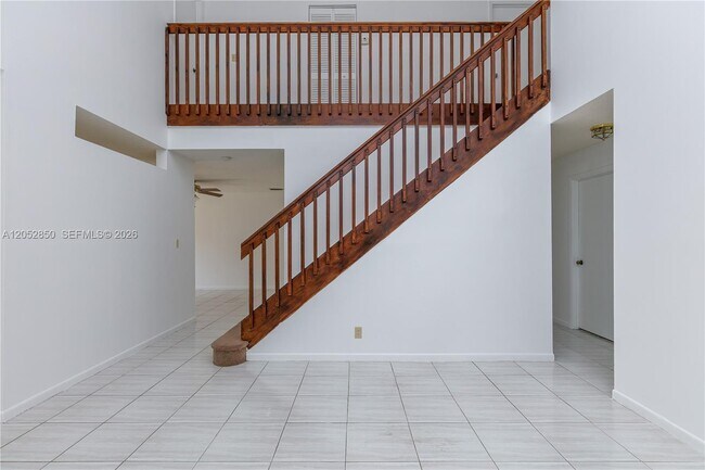 2592 W Saratoga Dr