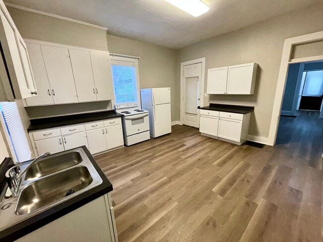 Photo - 650 W Ash St Unit 650 W. Ash. St.