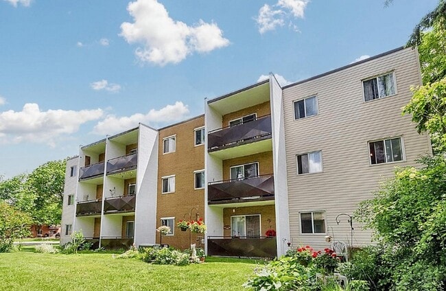 Building Photo - Tillson Apartments 1