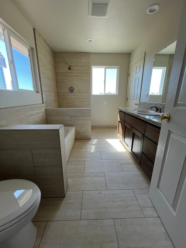 Photo - 26512 Avenue 8