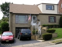 Building Photo - 103 Warren St Unit 2
