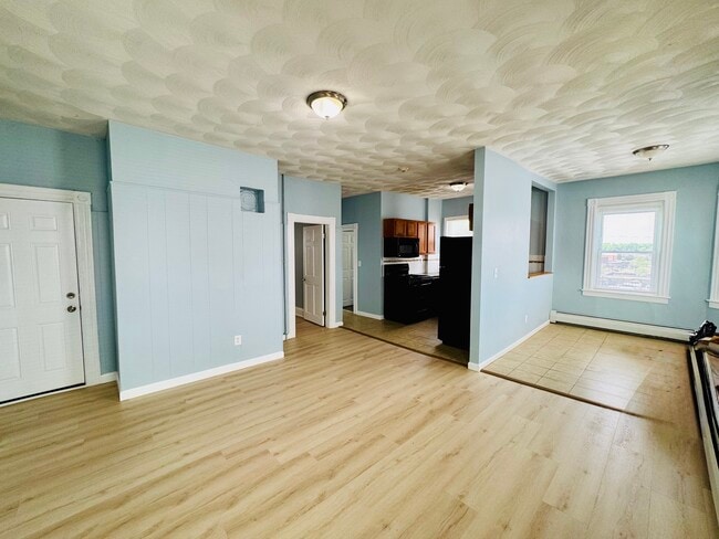 Building Photo - 19 Spruce St Unit 1R