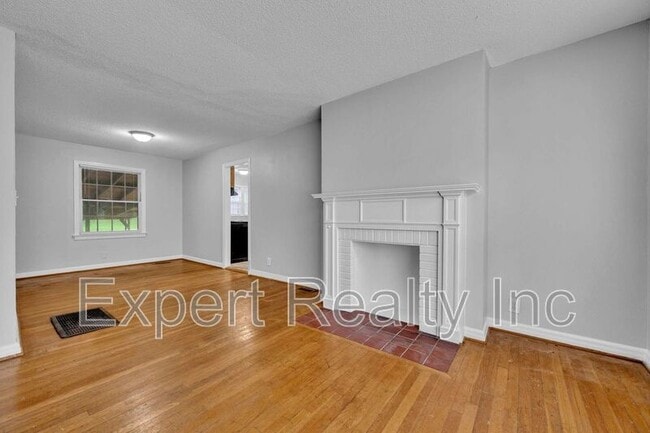 Photo - 920 Parkway Dr