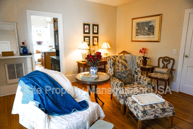 Photo - 5904 Wall St Unit D