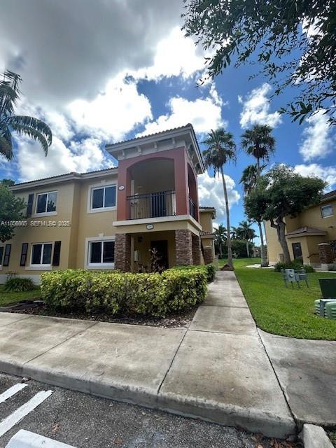 Photo - 925 NE 34th Ave Unit 204