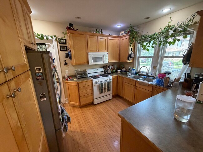 Photo - 1256 Spaight St Unit 1