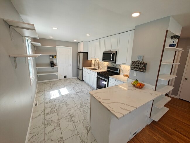 Building Photo - 7605 Poplar Rd Rental