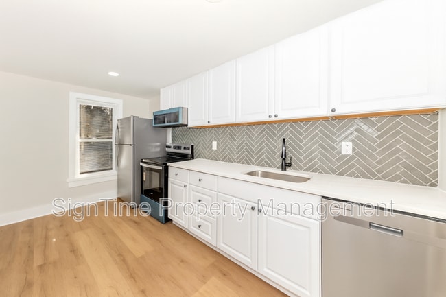 Building Photo - 152 E South St