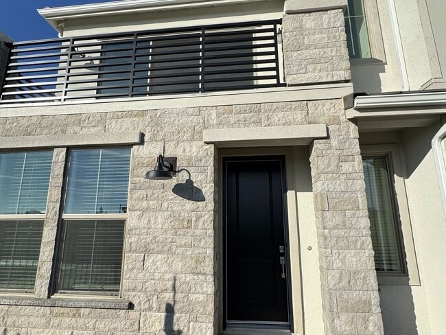 Photo - 546 W Mahogany Ln