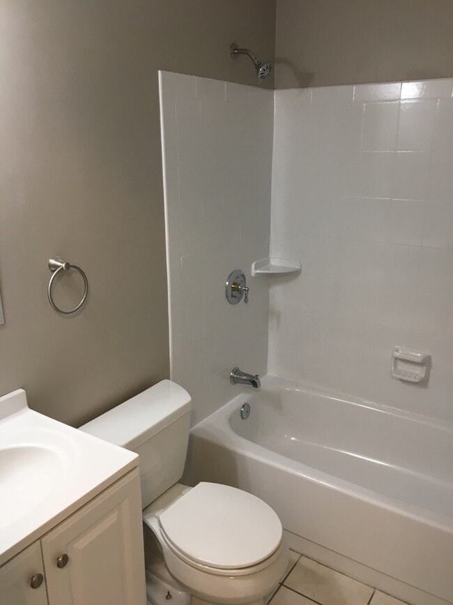 Photo - Clay/Cicero area 3 bedroom, 2 bath spit level ranch