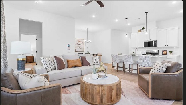 Photo - 2311 Longfellow Dr