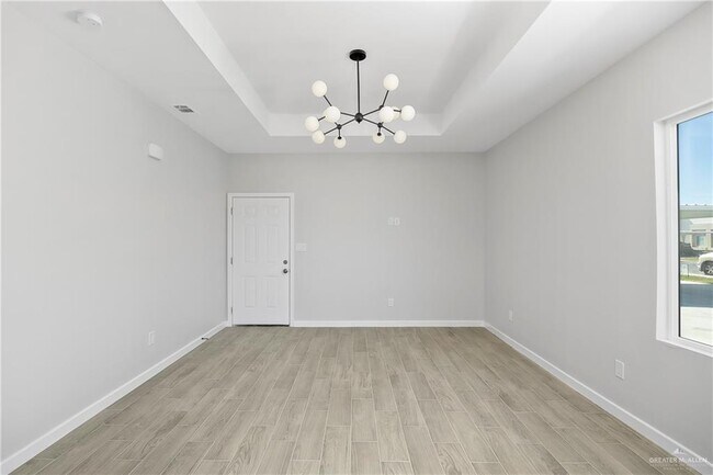 Photo - 11 Sugar Gdn Dr Unit 1