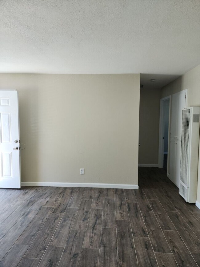 Photo - Recently Updated -  2 Bedroom 1 Bathroom O...