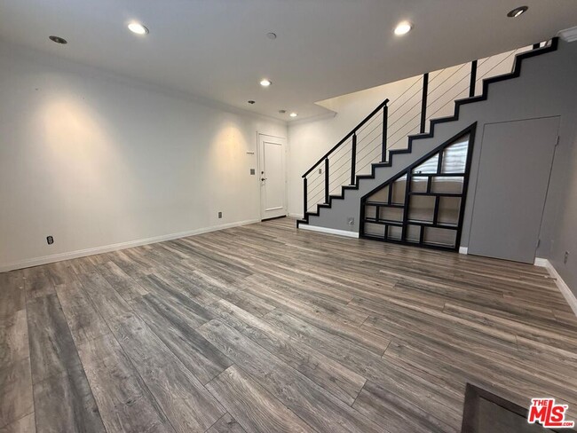 Photo - 1043 Thompson Ave