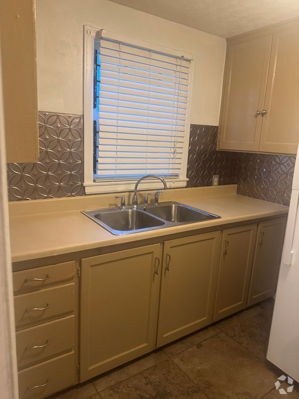 Building Photo - 5125 S Benton Ave Rental