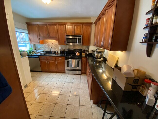 Photo - 1500 Commonwealth Ave Unidad 1F