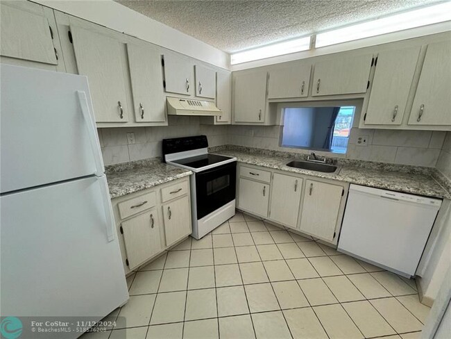 Photo - 1810 SW 81st Ave Unidad 2301 Rental