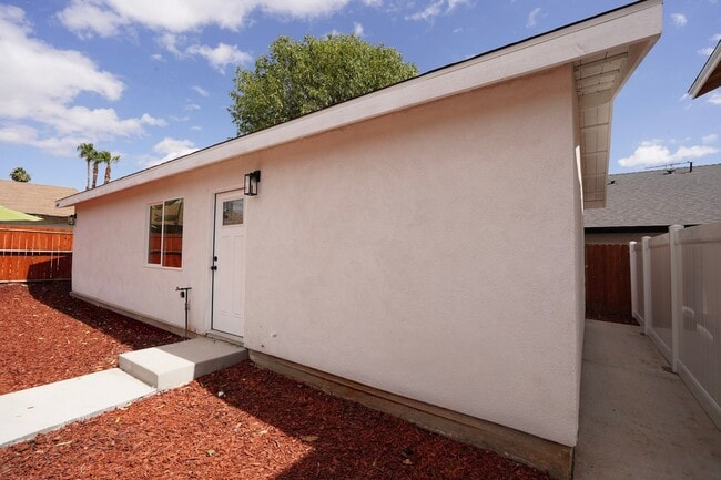 Photo - 14696 Joshua Tree Ave Unit 14698 Joshua Tree Avenue