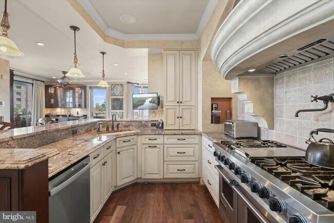 Photo - 921 Valencia Ct