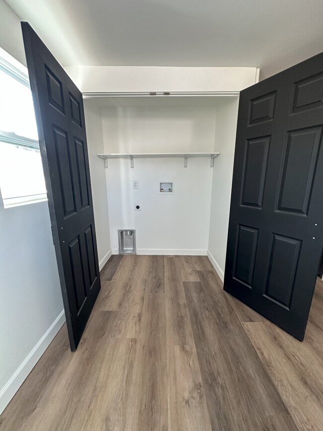 Photo - 2634 Barton St