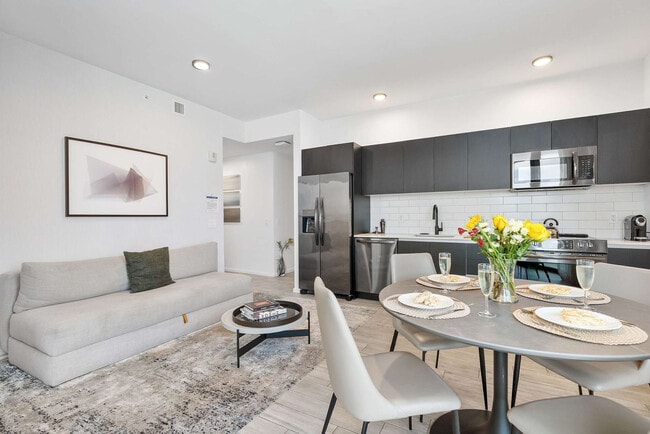 Building Photo - 398 NE 5th St