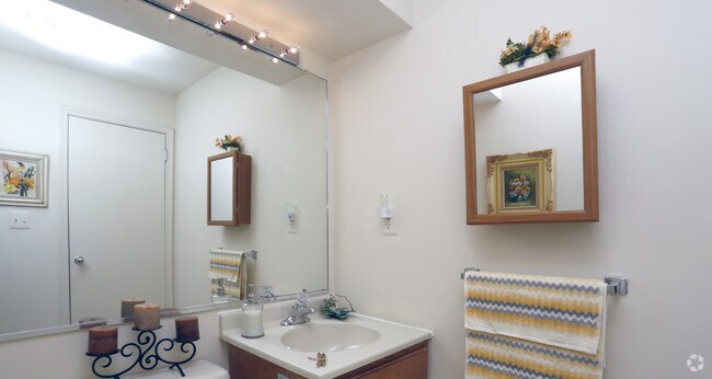 Photo - Windsor Commons