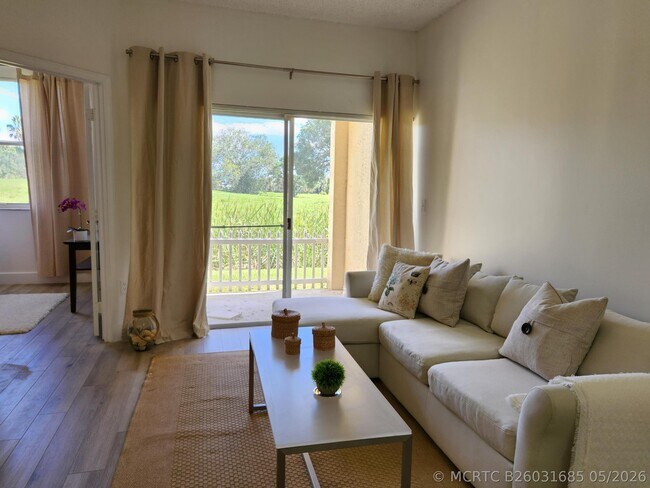 2060 Greenview Shores Blvd Unit 305