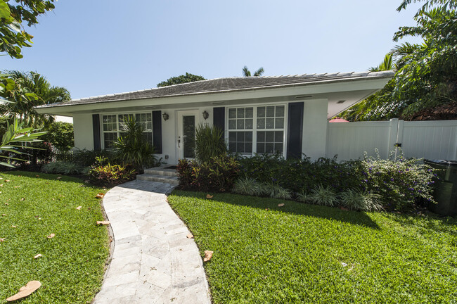 Building Photo - 131 Venetian Dr Rental
