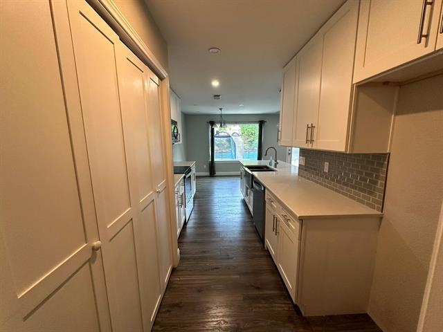 Photo - 927 S Riverside Dr